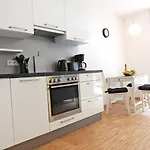 Braviscasa - Ferienresidenz Stadttor Endingen Apartamento *